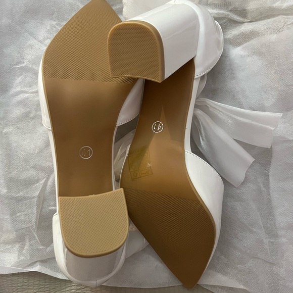 White Ribbon Heels - Picture 2 of 6